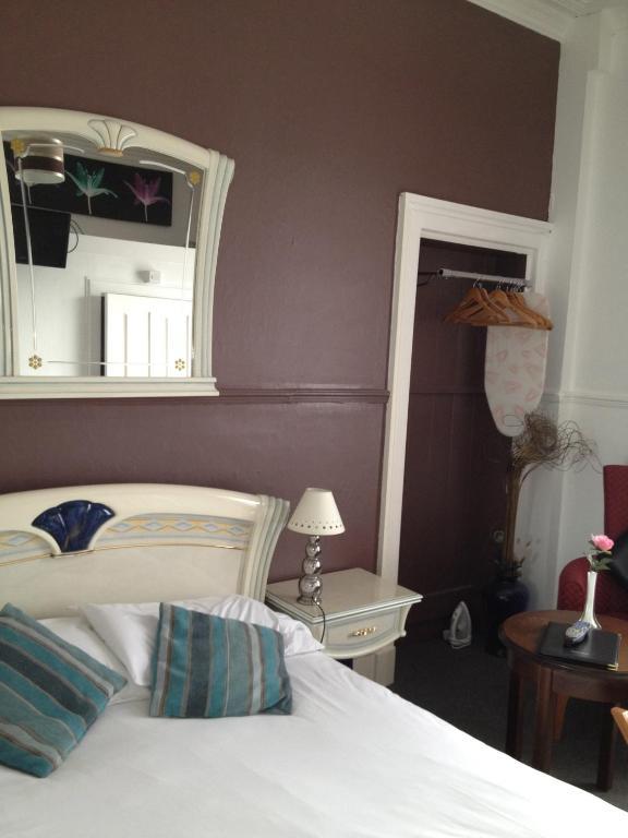 Edinburgh Thistle Guest House Room photo